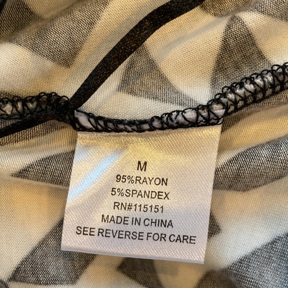 Romeo & Juliet Aztec print maxi skirt. Size Medium. - Picture 10 of 11